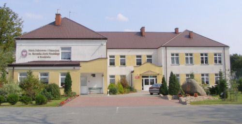 Szkoła Podstawowa im. Marszałka Józefa Piłsudskiego w Sierakówku