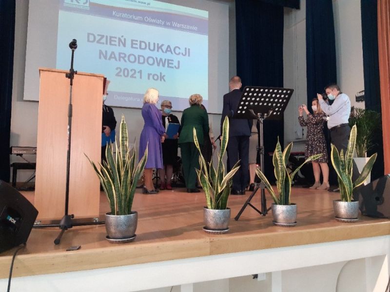  Uhonorowanie nauczycieli  ze Szkoły Podstawowej w Sierakówku 