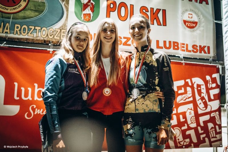  Klaudia Tyszkiewicz z "UKS ZWOLEŃ-TEAM" z 4 medalami  